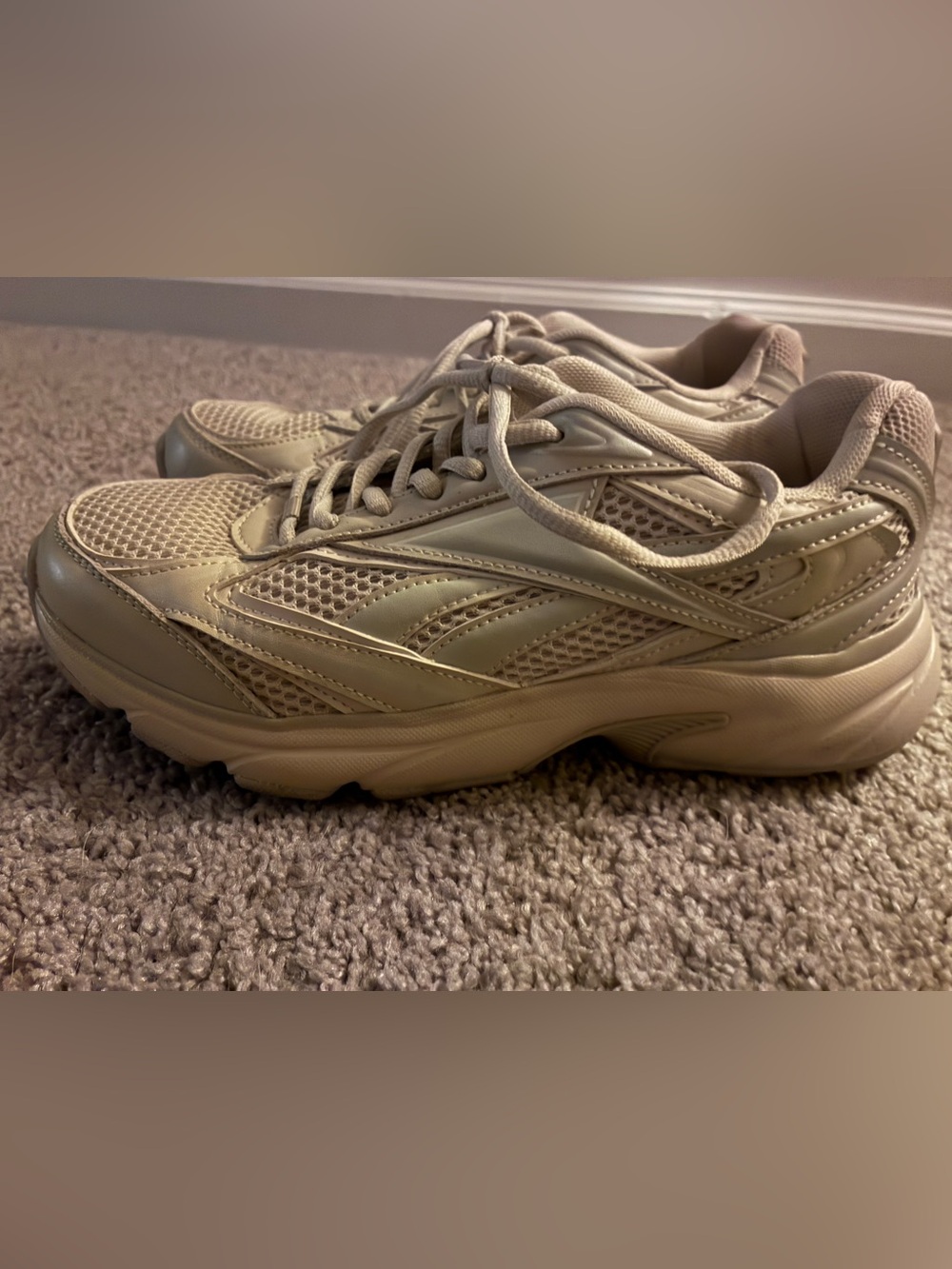 LAST DAY Reebok Women’s Cream White Mesh Athletic Sneaker